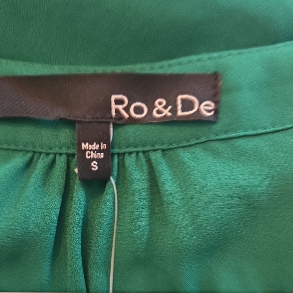 Women's Emerald Green Blouse with Black Accents - Picture 8 of 8
